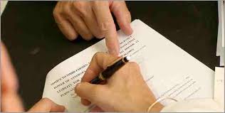 الأسس الحديثة لكتابة وصياغة العقود من خلال الأحكام القانونية والتجارية